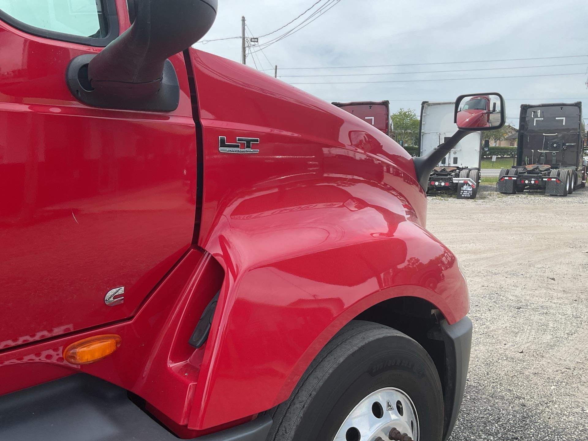 2022 International LT625