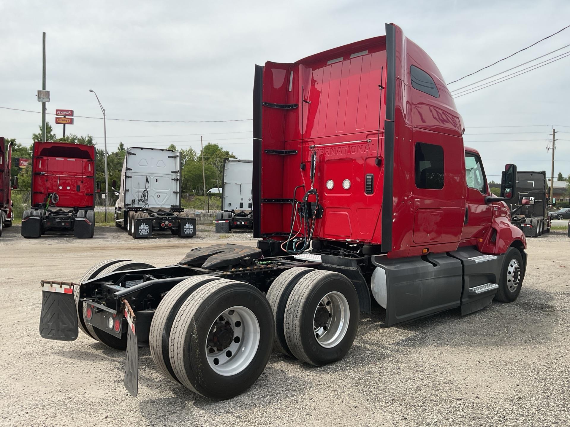 2022 International LT625