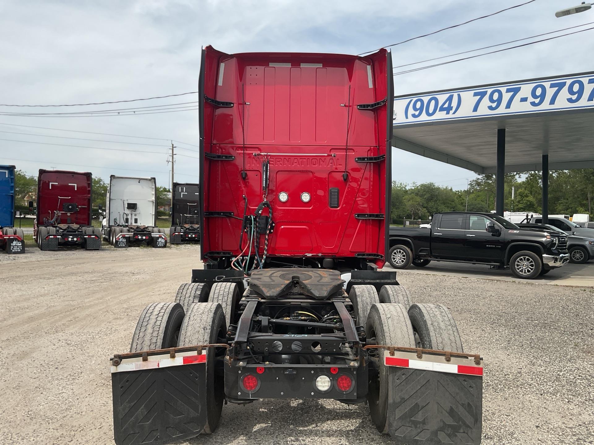 2022 International LT625