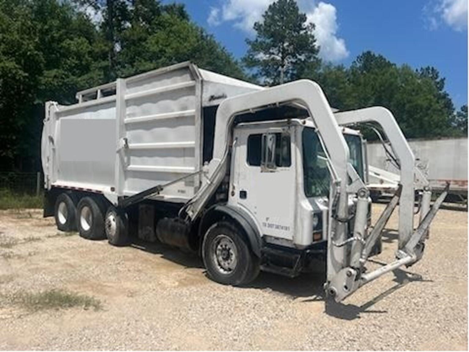 2003 Mack 600
