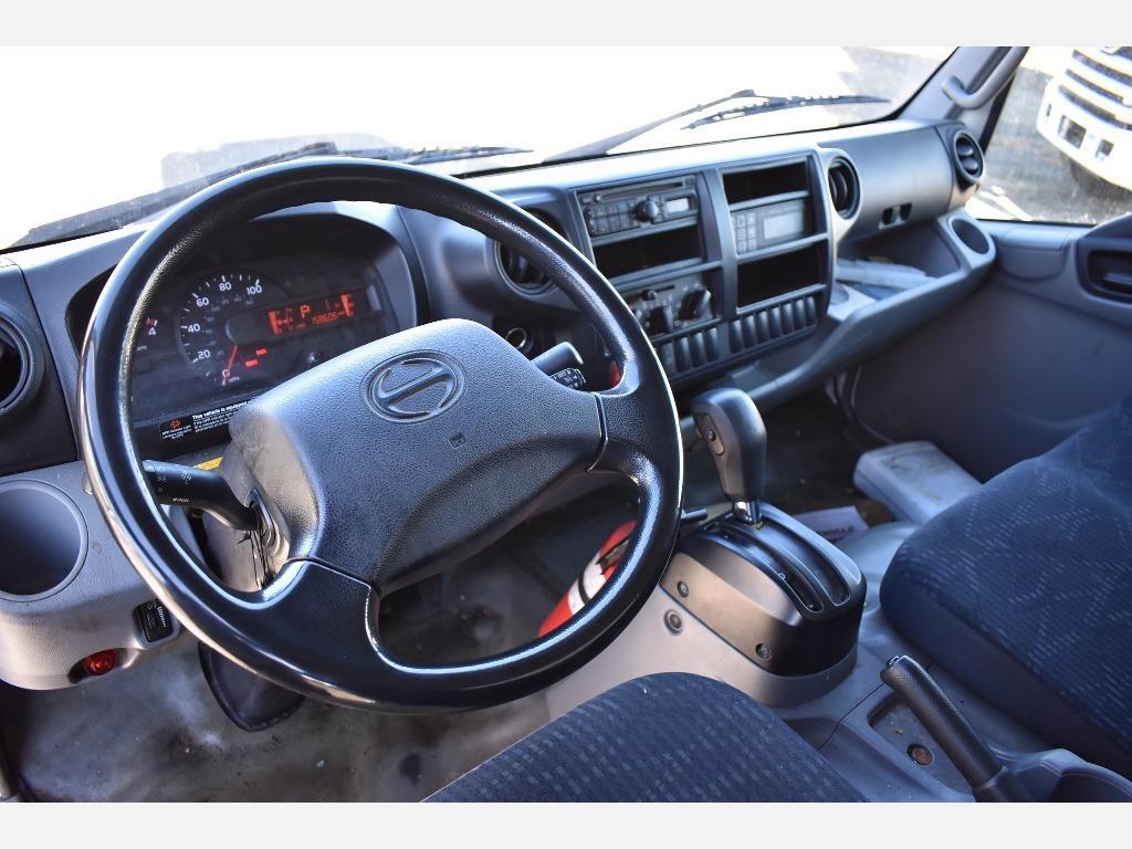 2016 Hino 195
