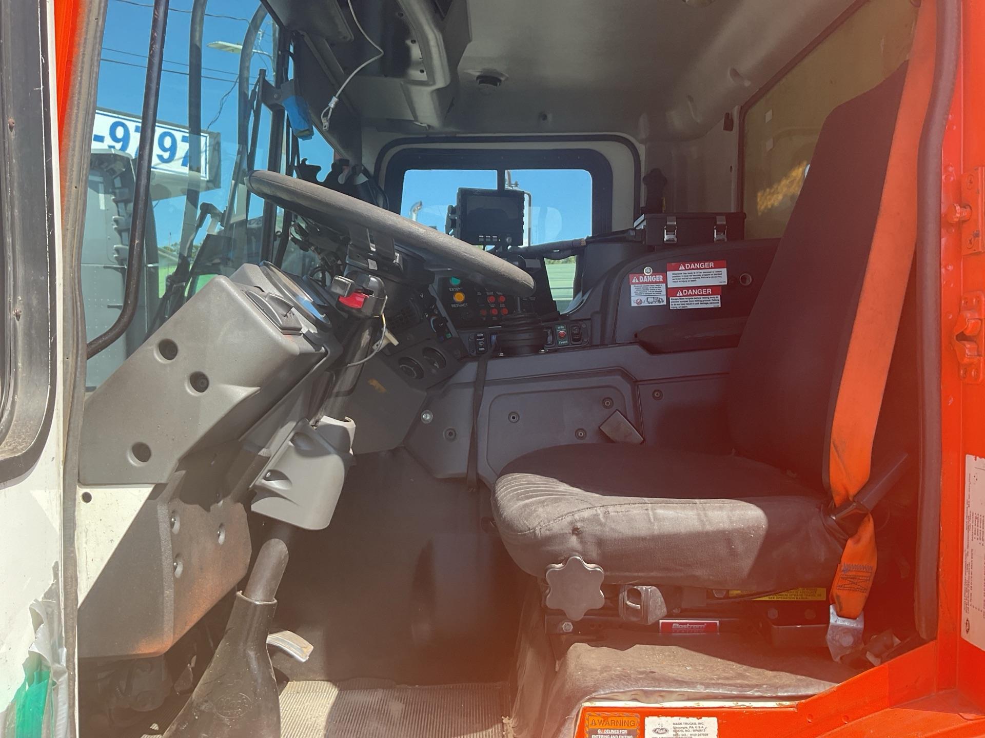 2013 Mack 600