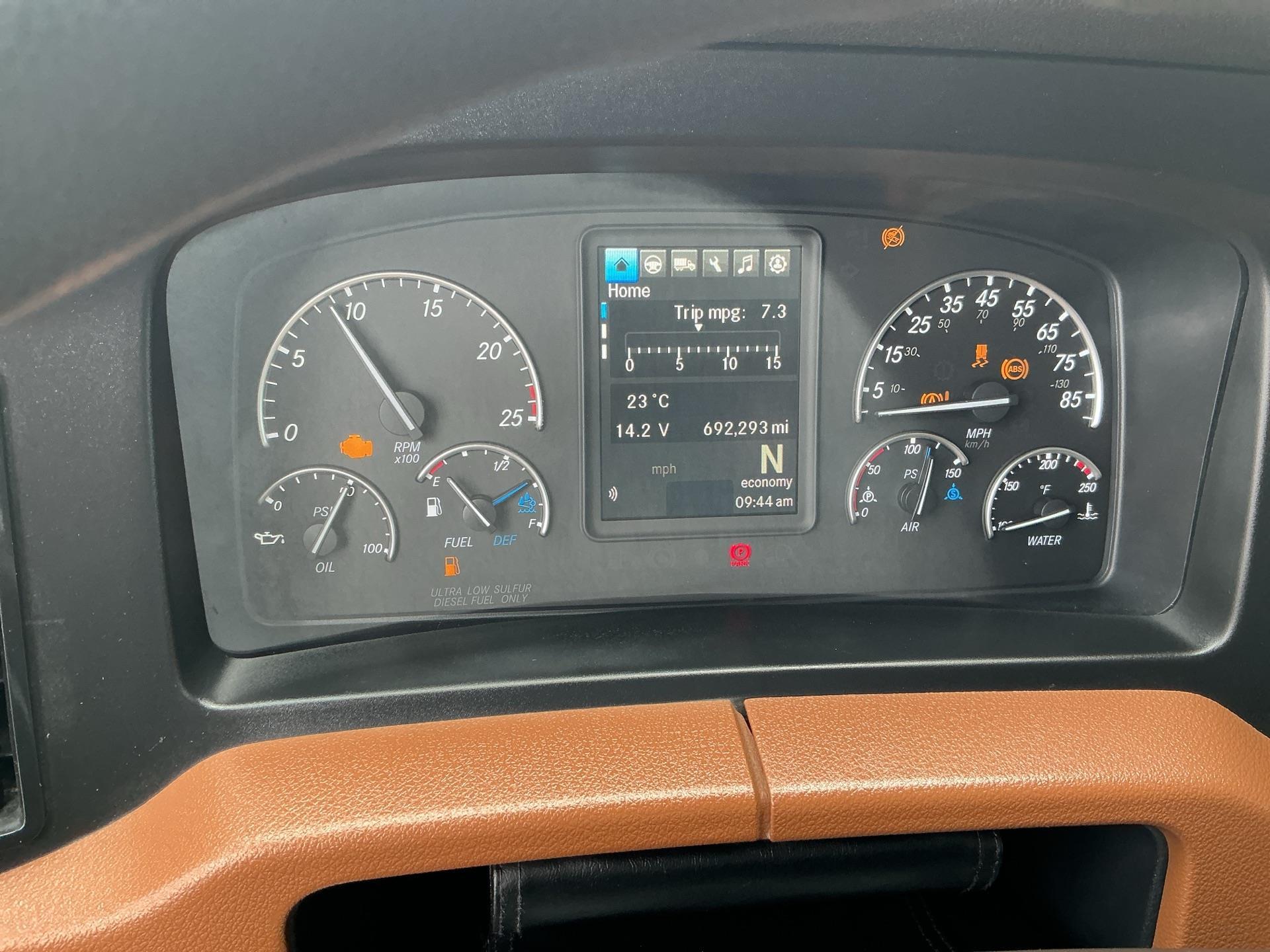 2022 Freightliner CASCADIA 126