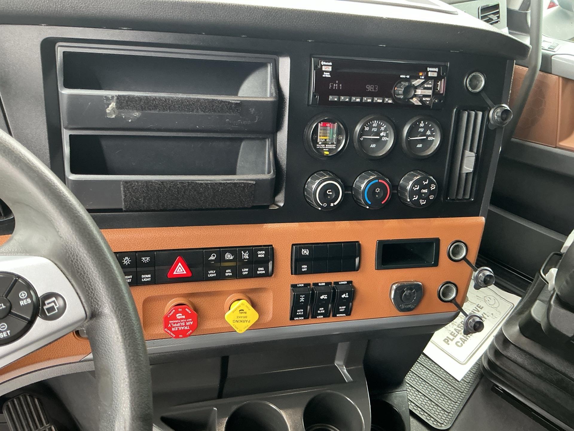 2022 Freightliner CASCADIA 126