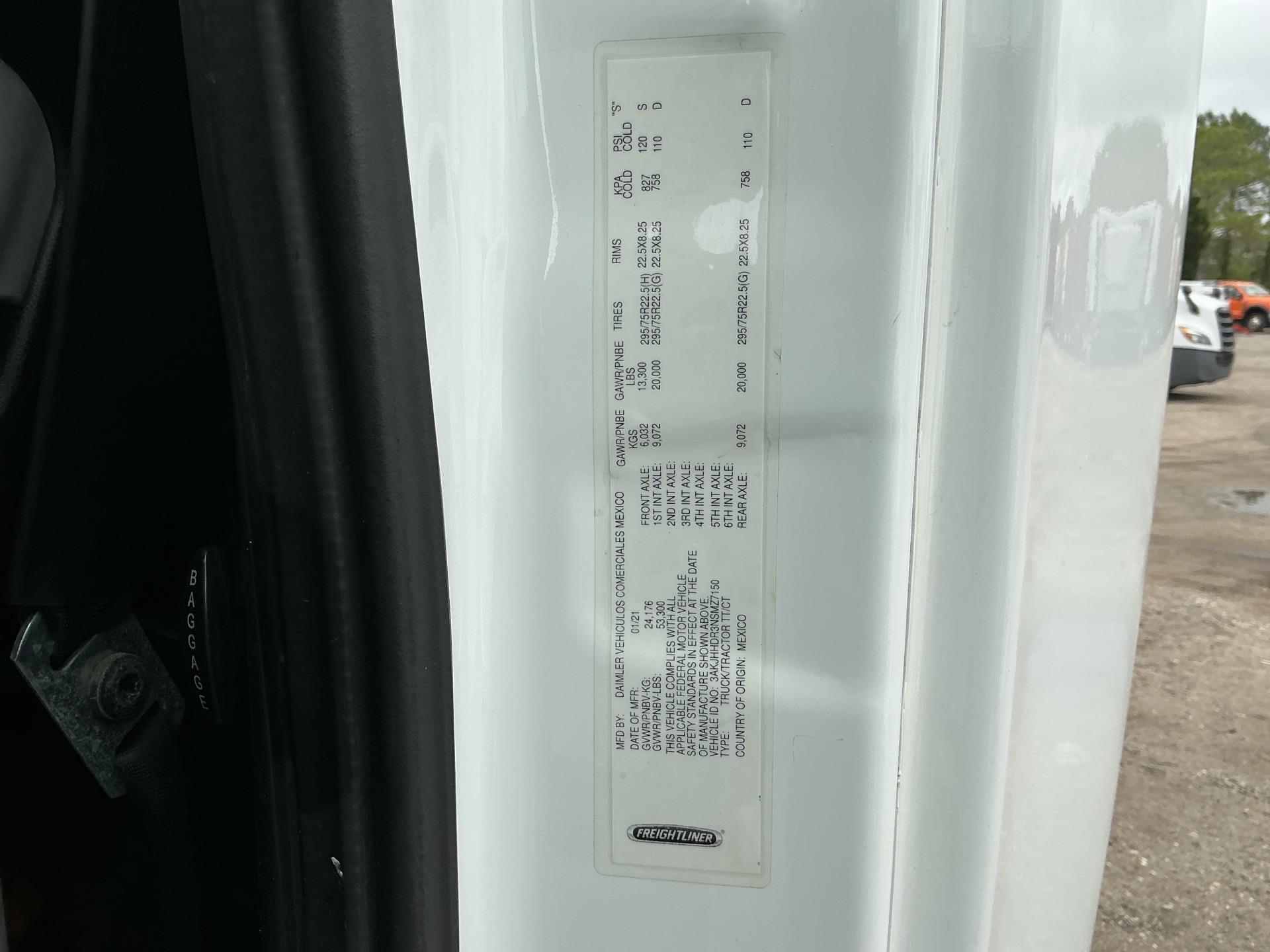 2022 Freightliner CASCADIA 126
