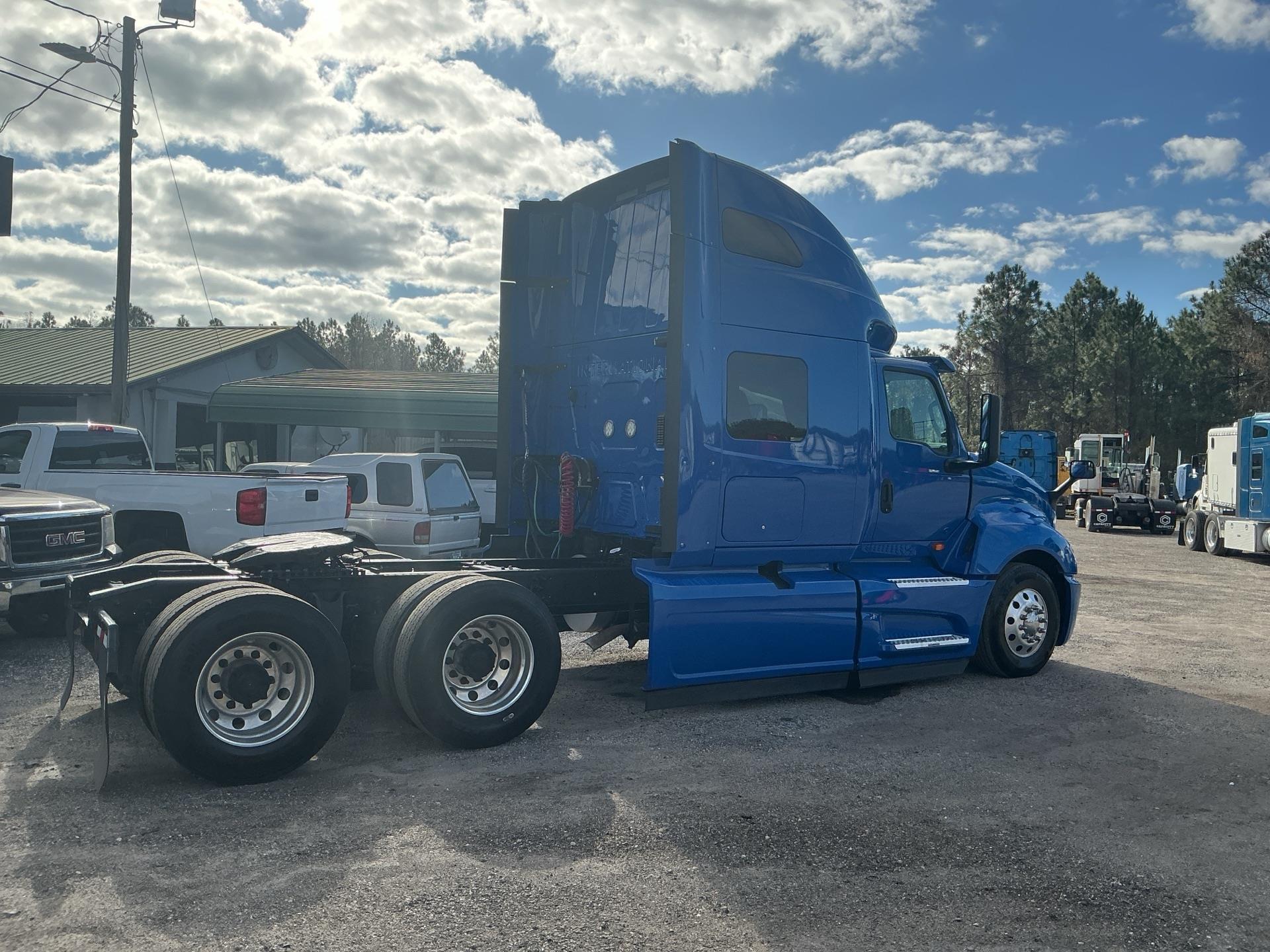 2019 International LT625