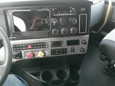 2022 Freightliner CASCADIA 126