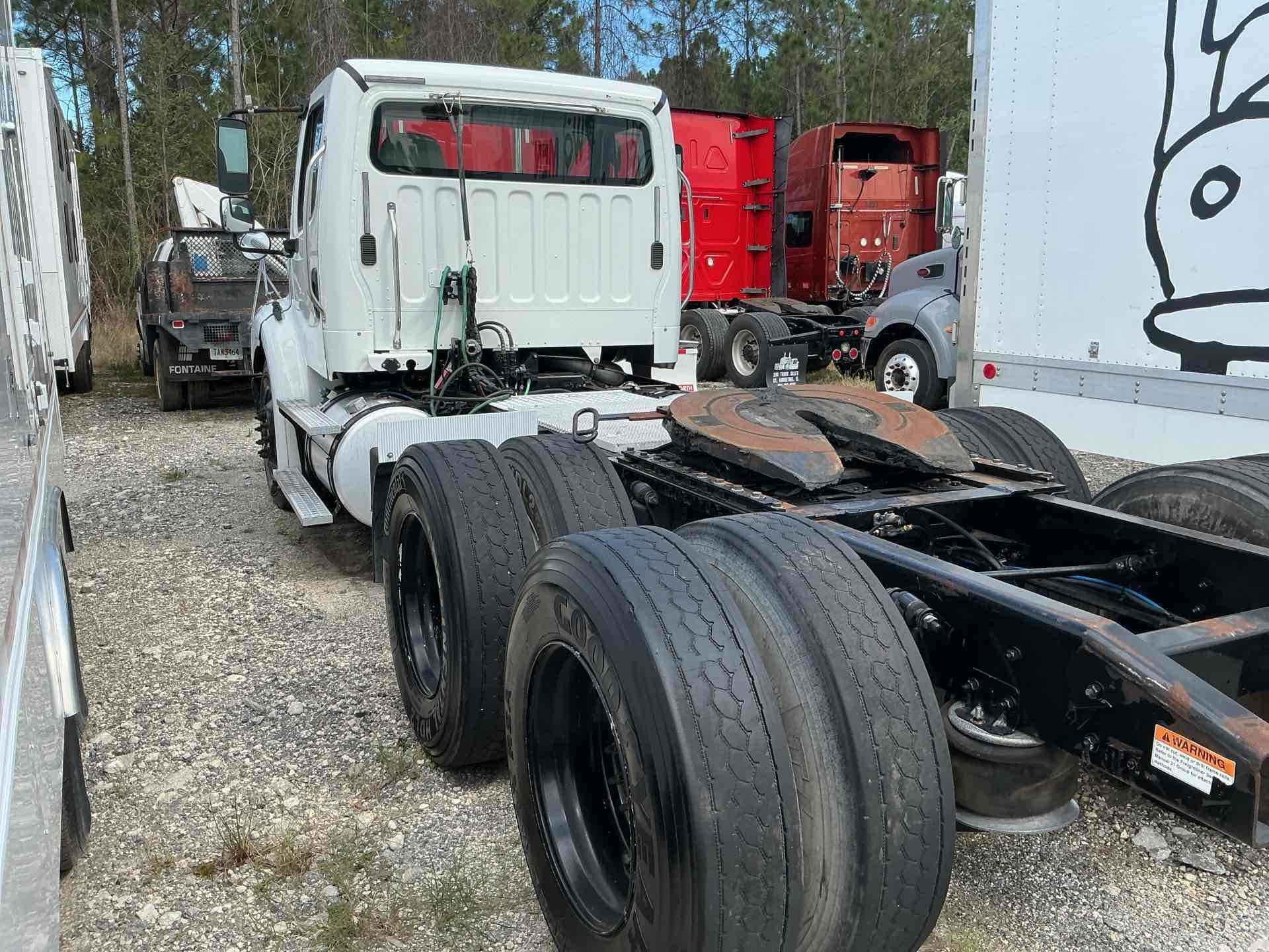 2015 Freightliner M2 112