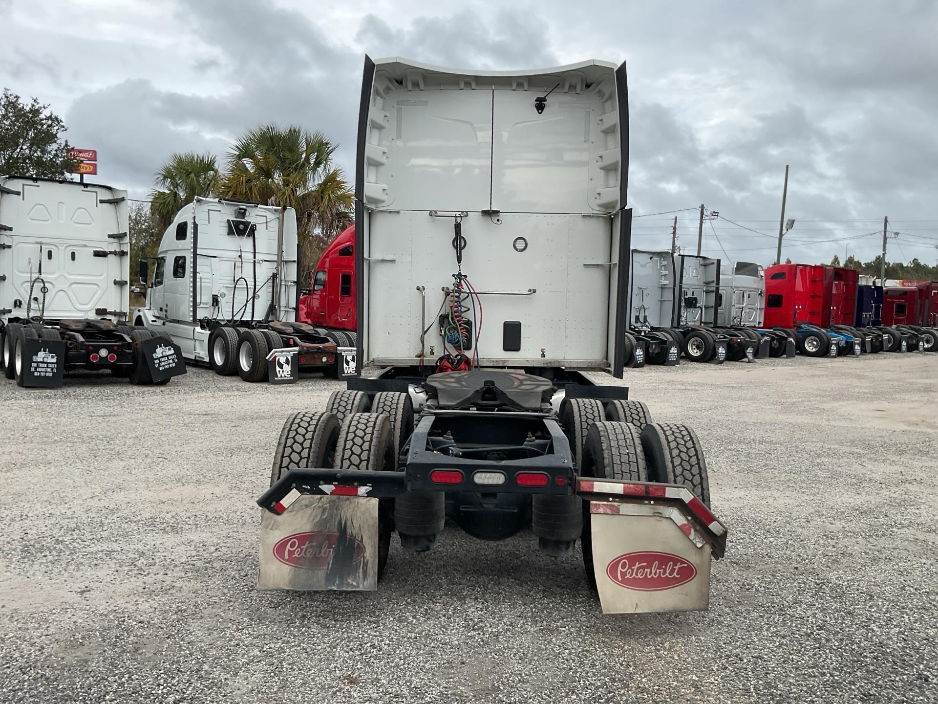 2023 Peterbilt 579