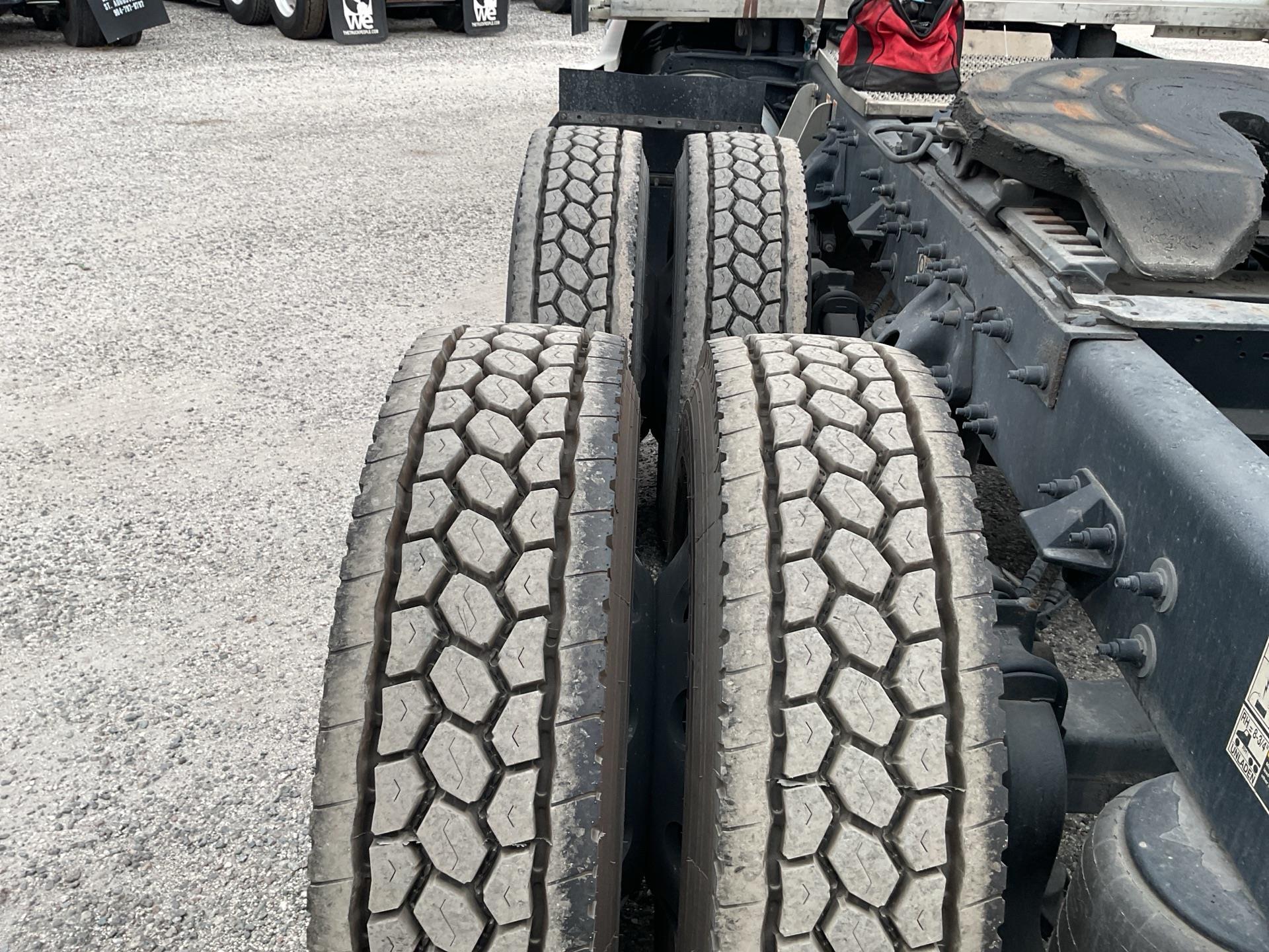 2023 Peterbilt 579
