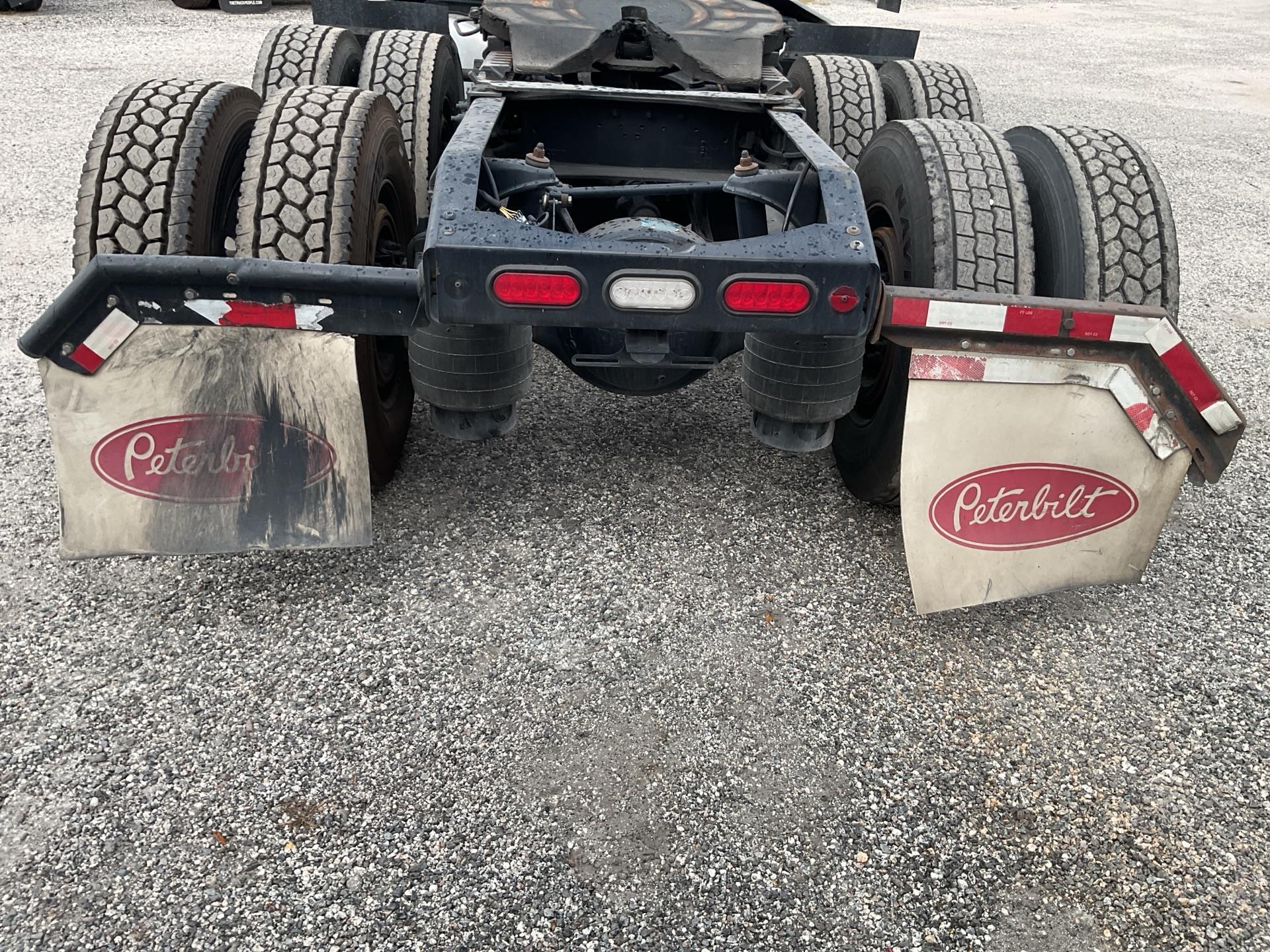 2023 Peterbilt 579