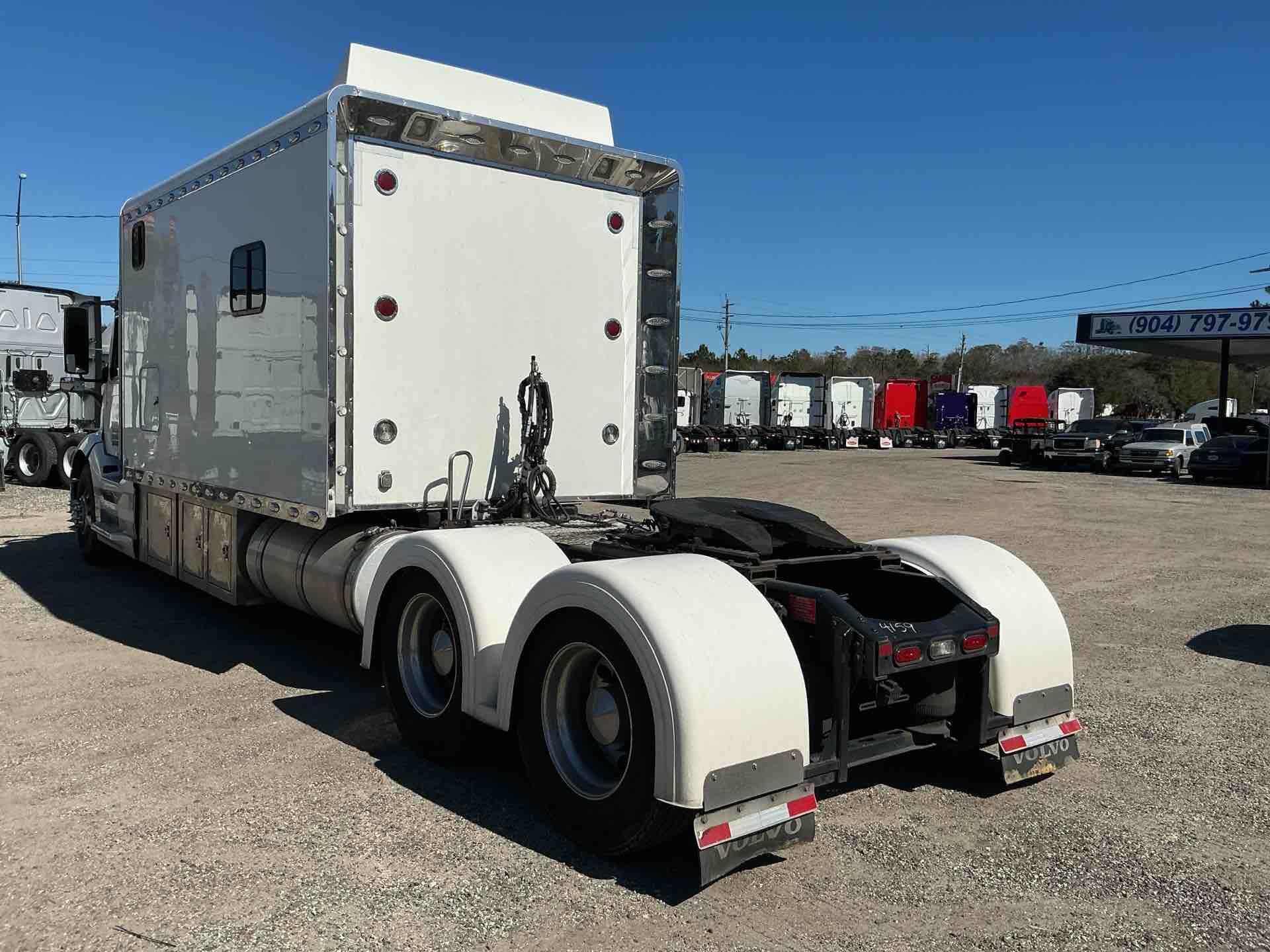 2020 Volvo VNL64T630