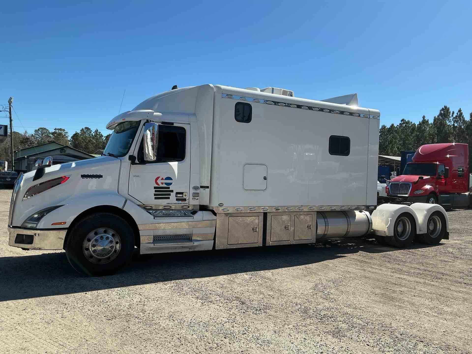 2020 Volvo VNL64T630