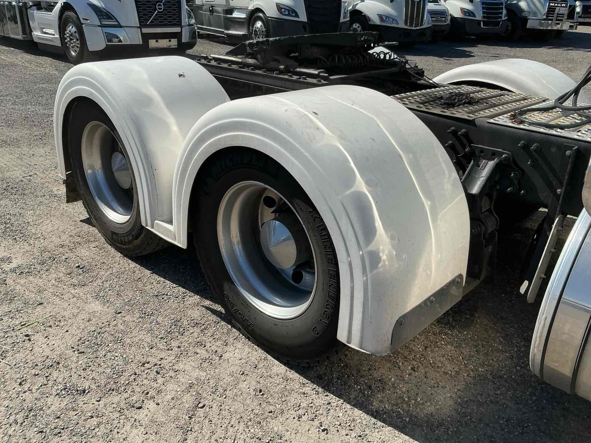 2020 Volvo VNL64T630