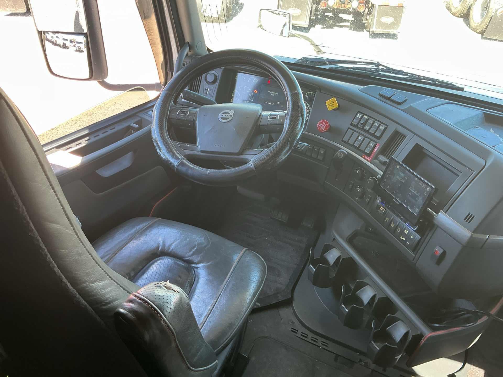 2020 Volvo VNL64T630