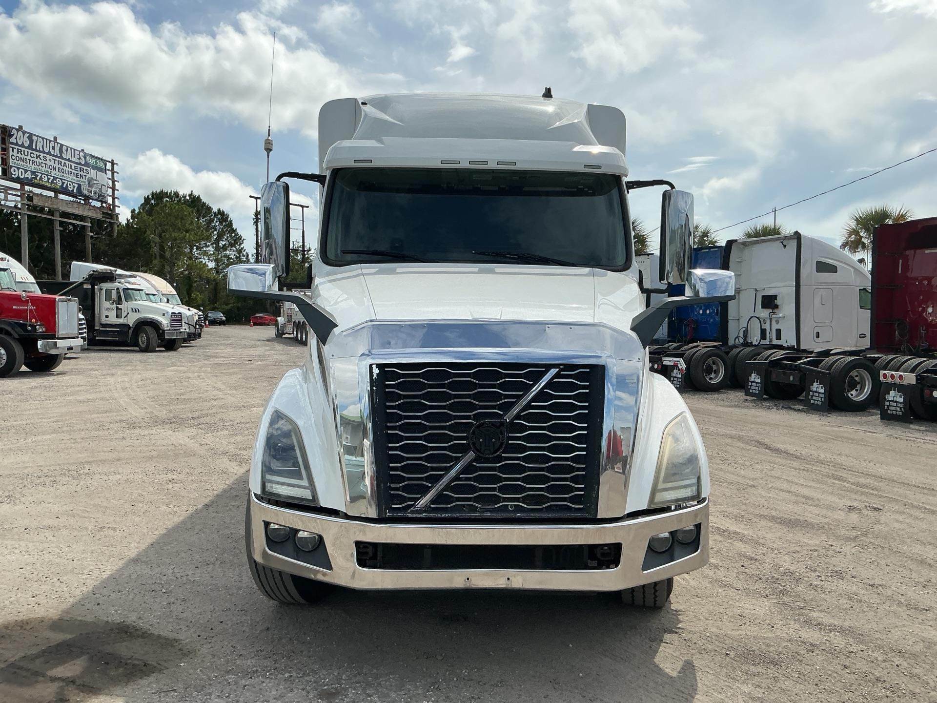 2020 Volvo VNL64T630