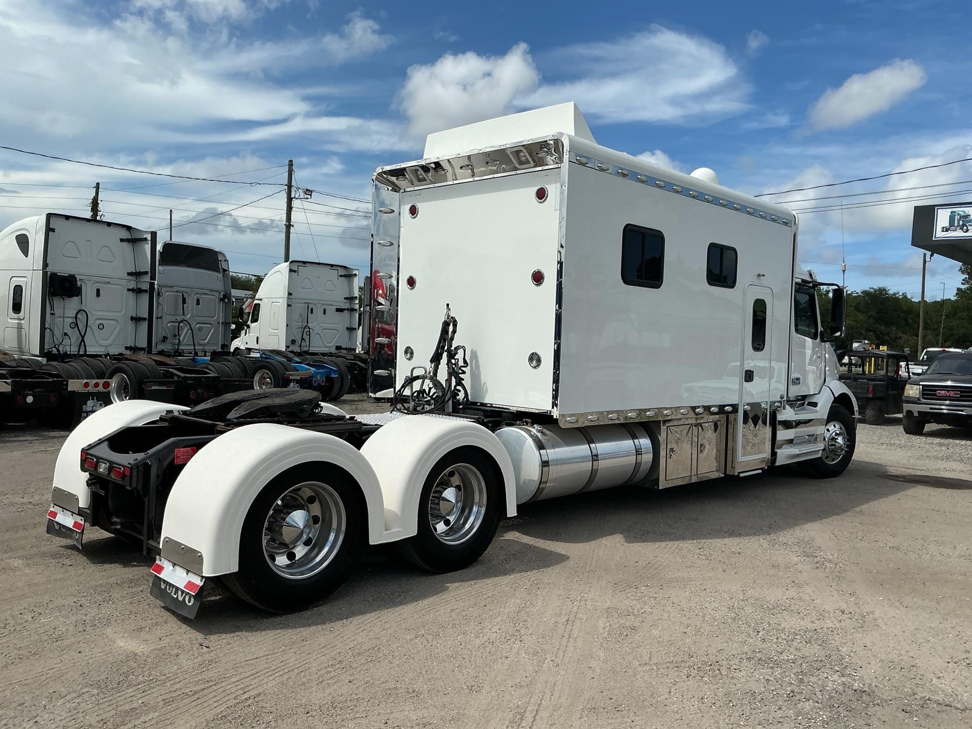 2020 Volvo VNL64T630