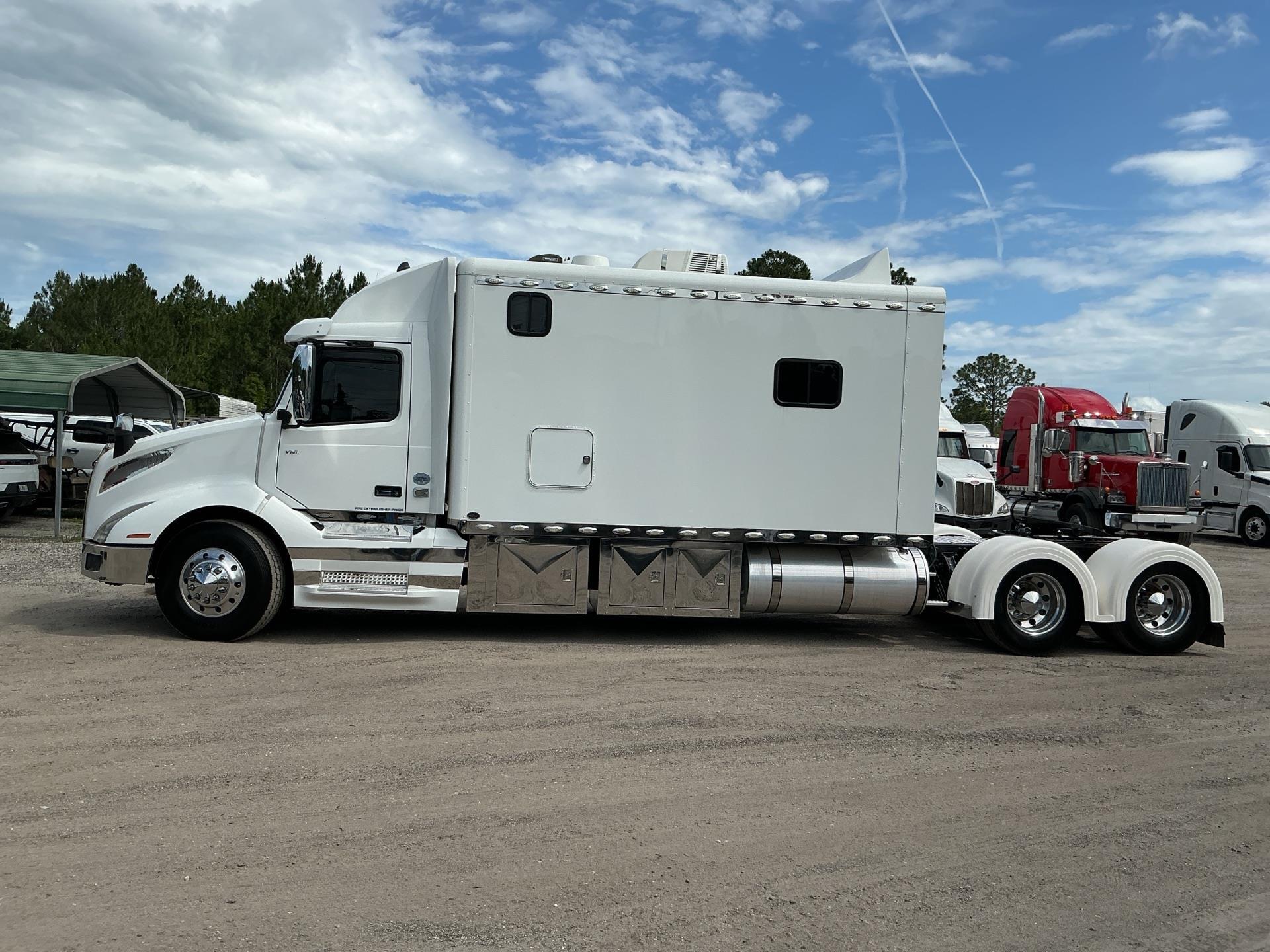 2020 Volvo VNL64T630