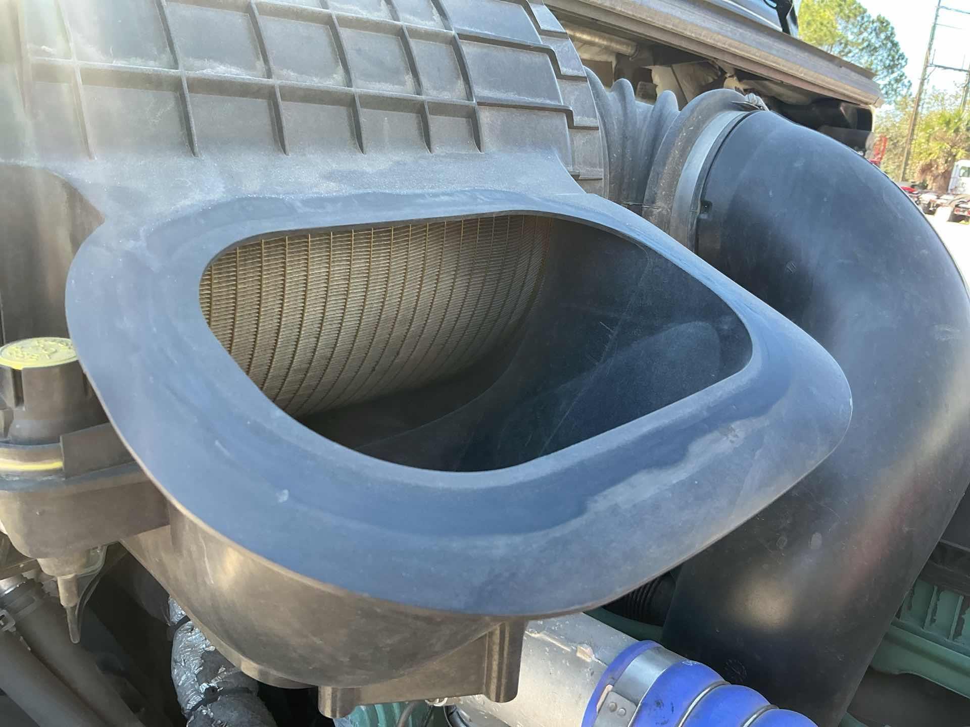 2020 Volvo VNL64T630