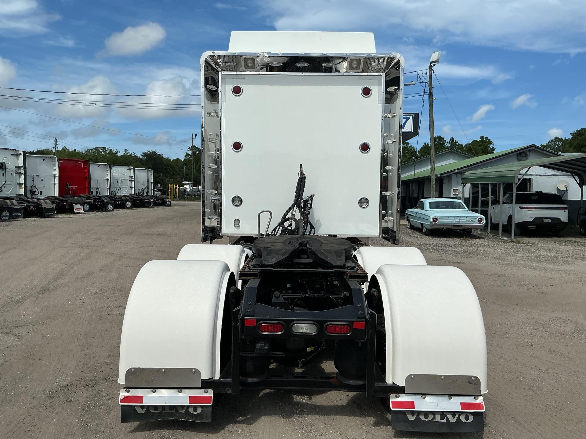 2020 Volvo VNL64T630