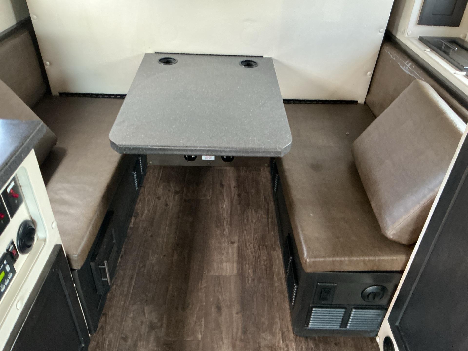 2020 Volvo VNL64T630