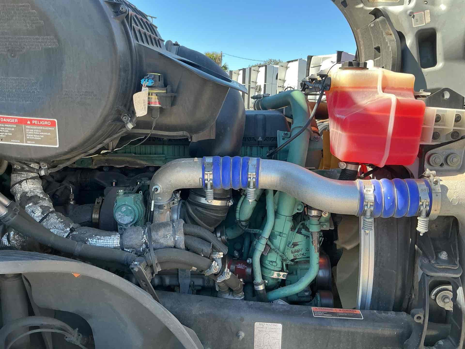 2020 Volvo VNL64T630
