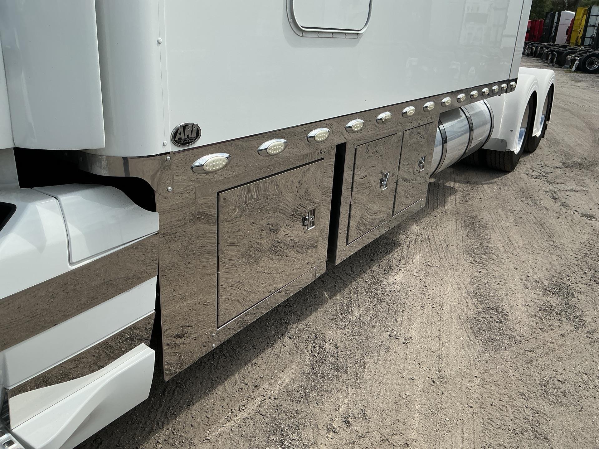 2020 Volvo VNL64T630