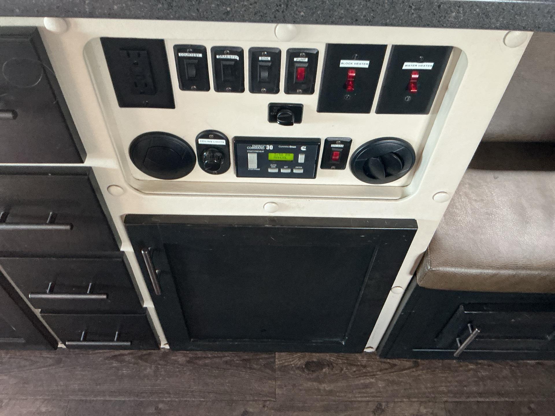 2020 Volvo VNL64T630