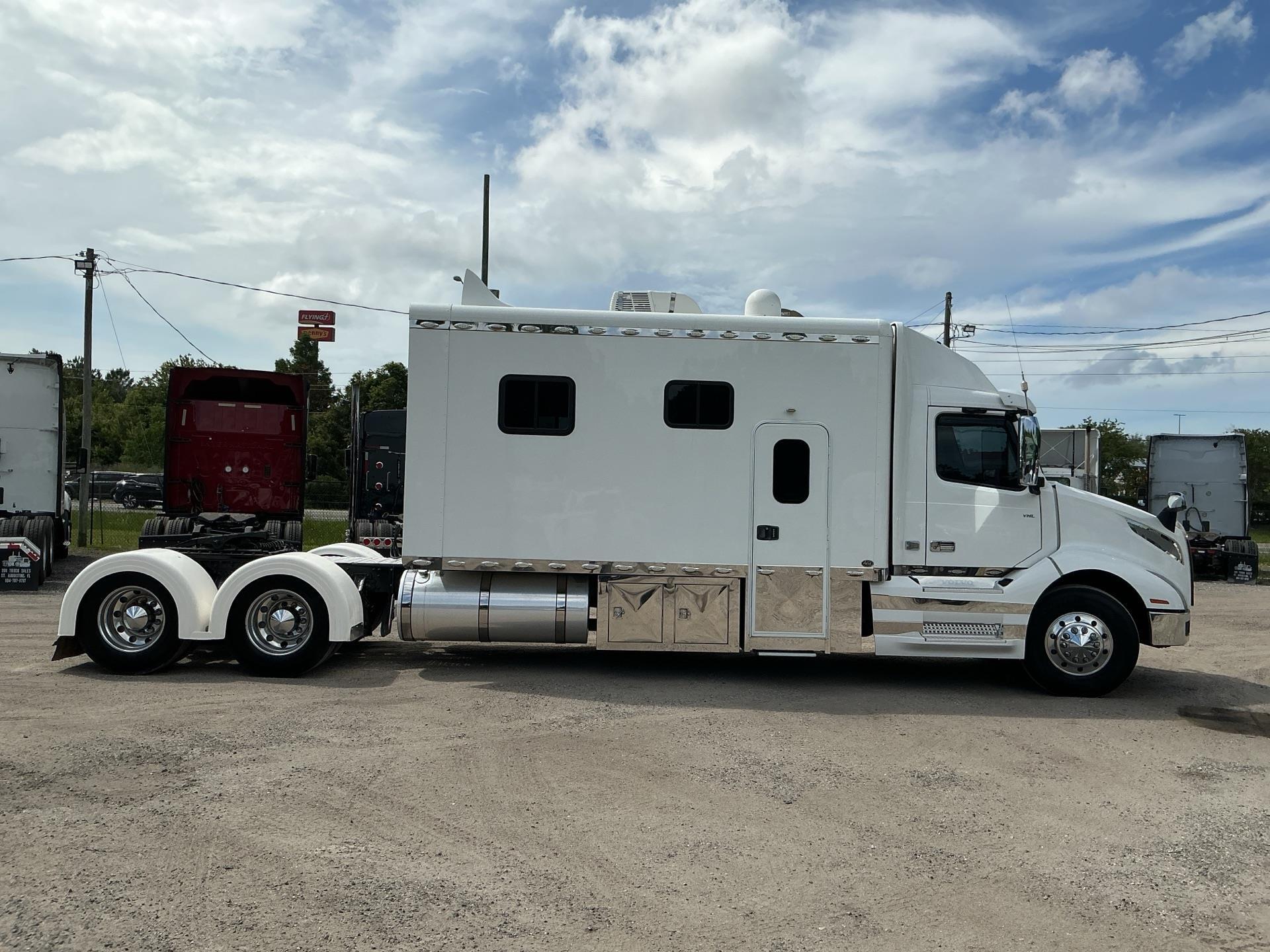 2020 Volvo VNL64T630