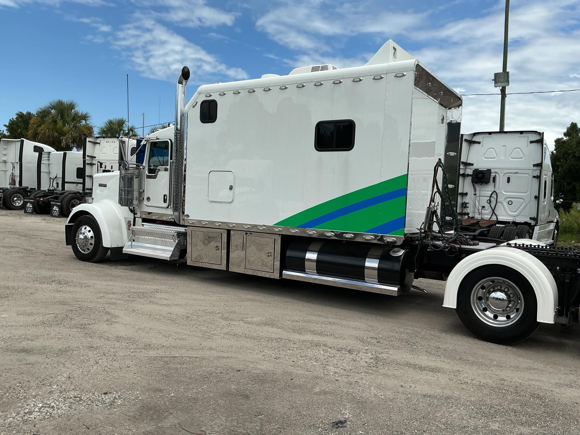 2020 Kenworth W900L