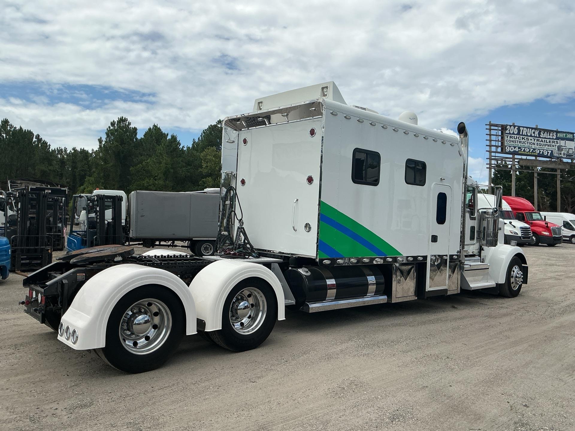 2020 Kenworth W900L