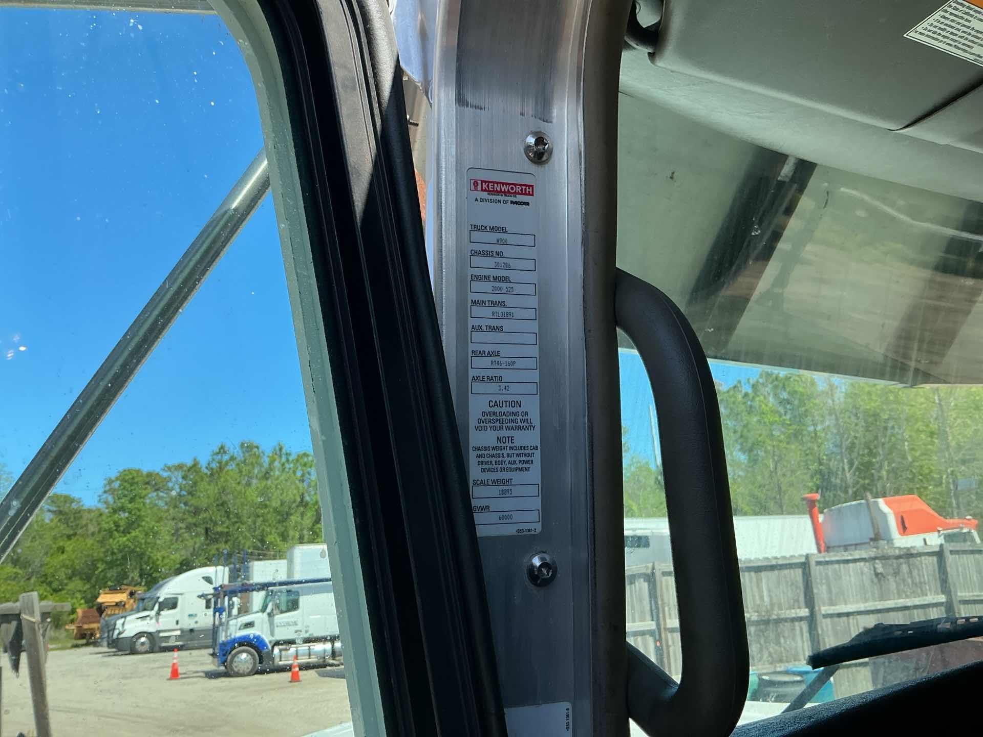 2020 Kenworth W900L