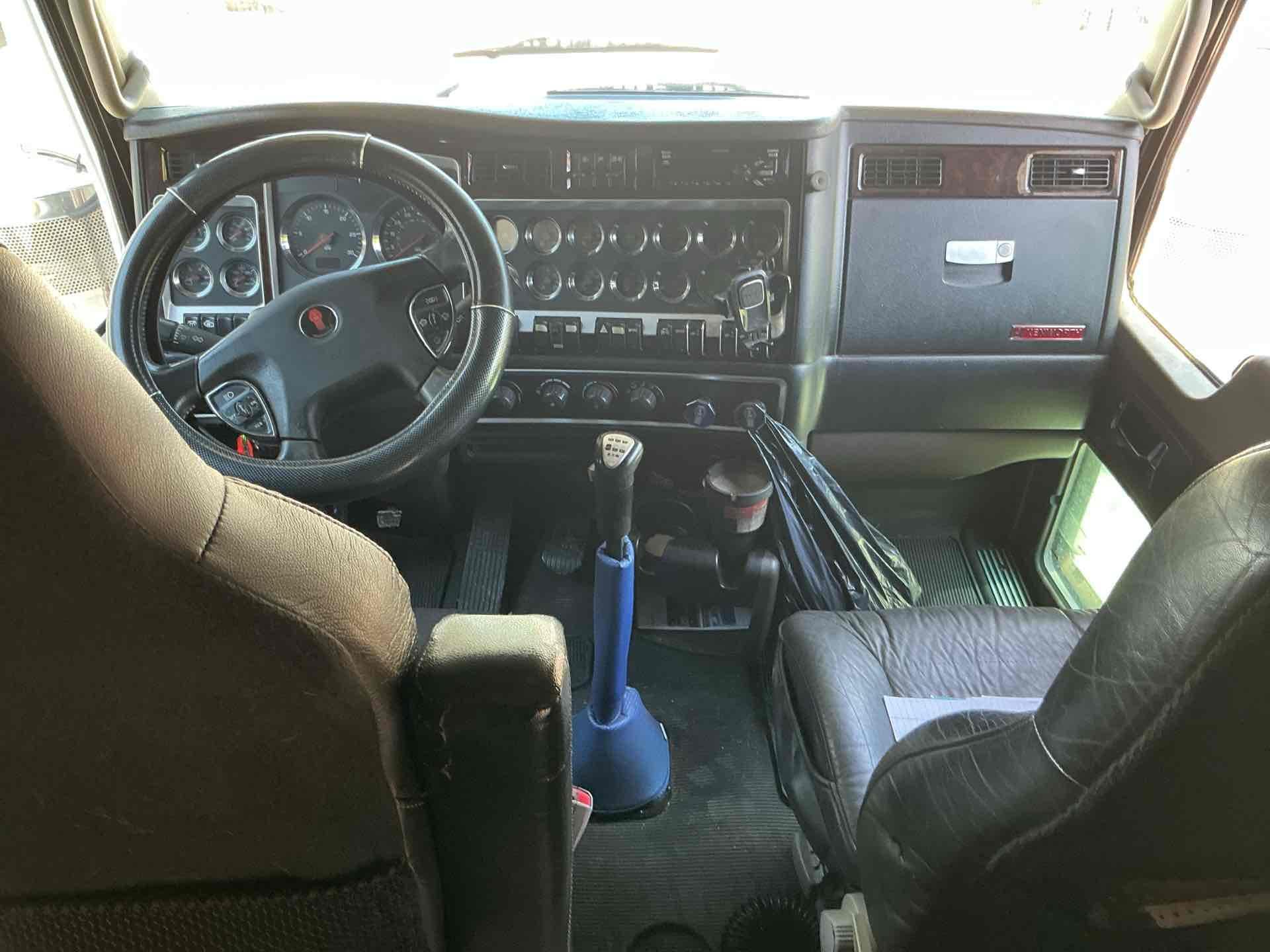 2020 Kenworth W900L