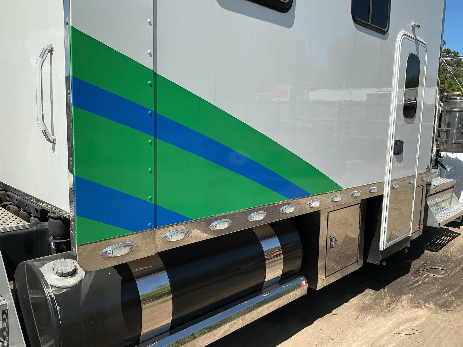 2020 Kenworth W900L