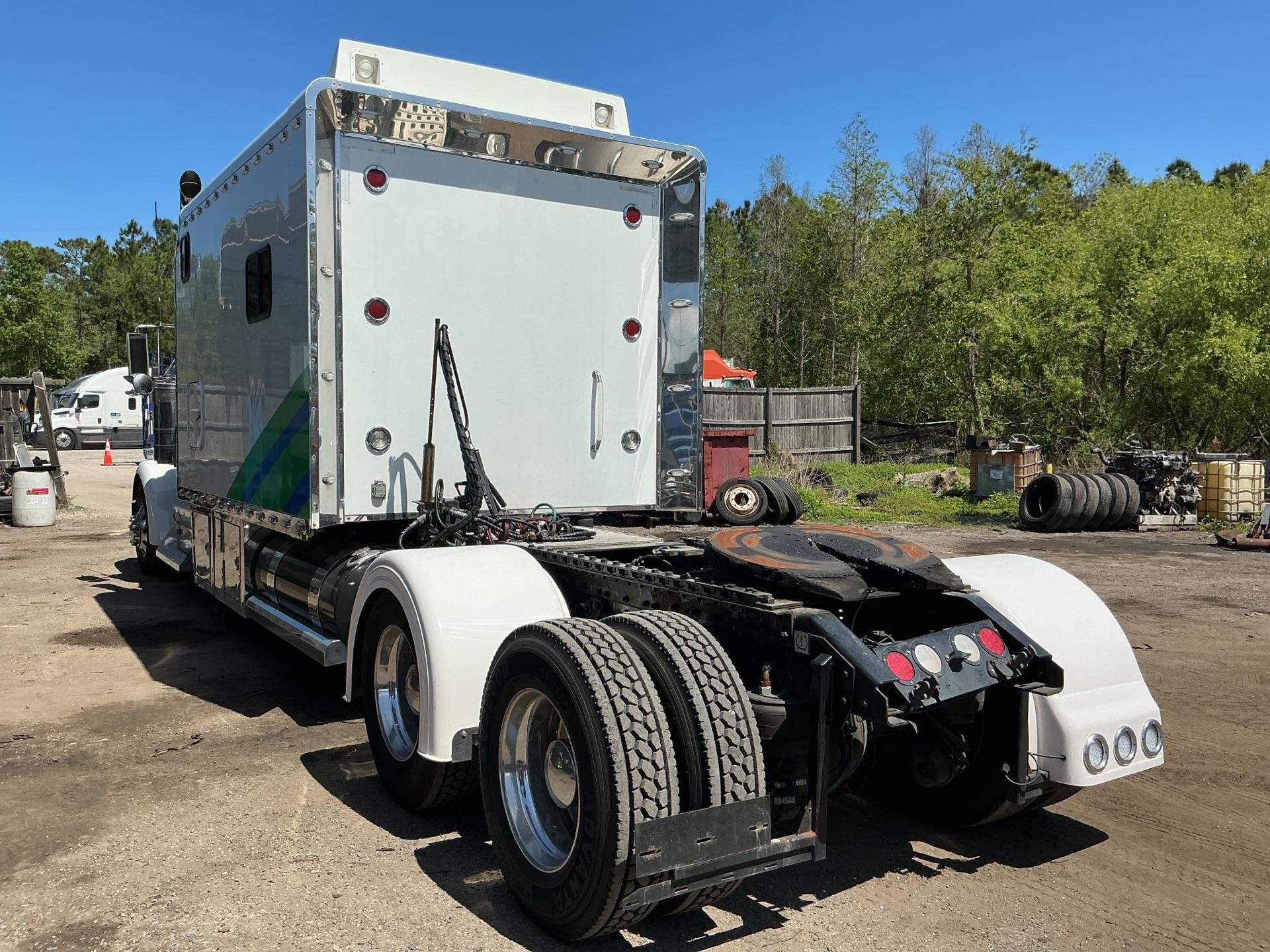 2020 Kenworth W900L