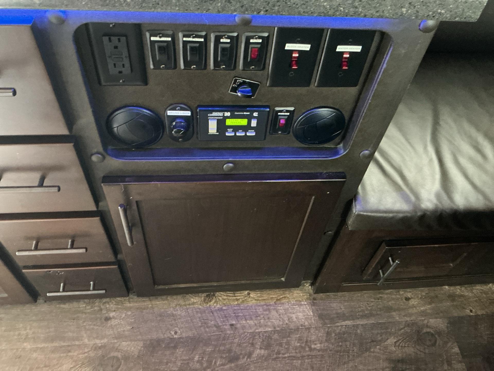 2020 Kenworth W900L