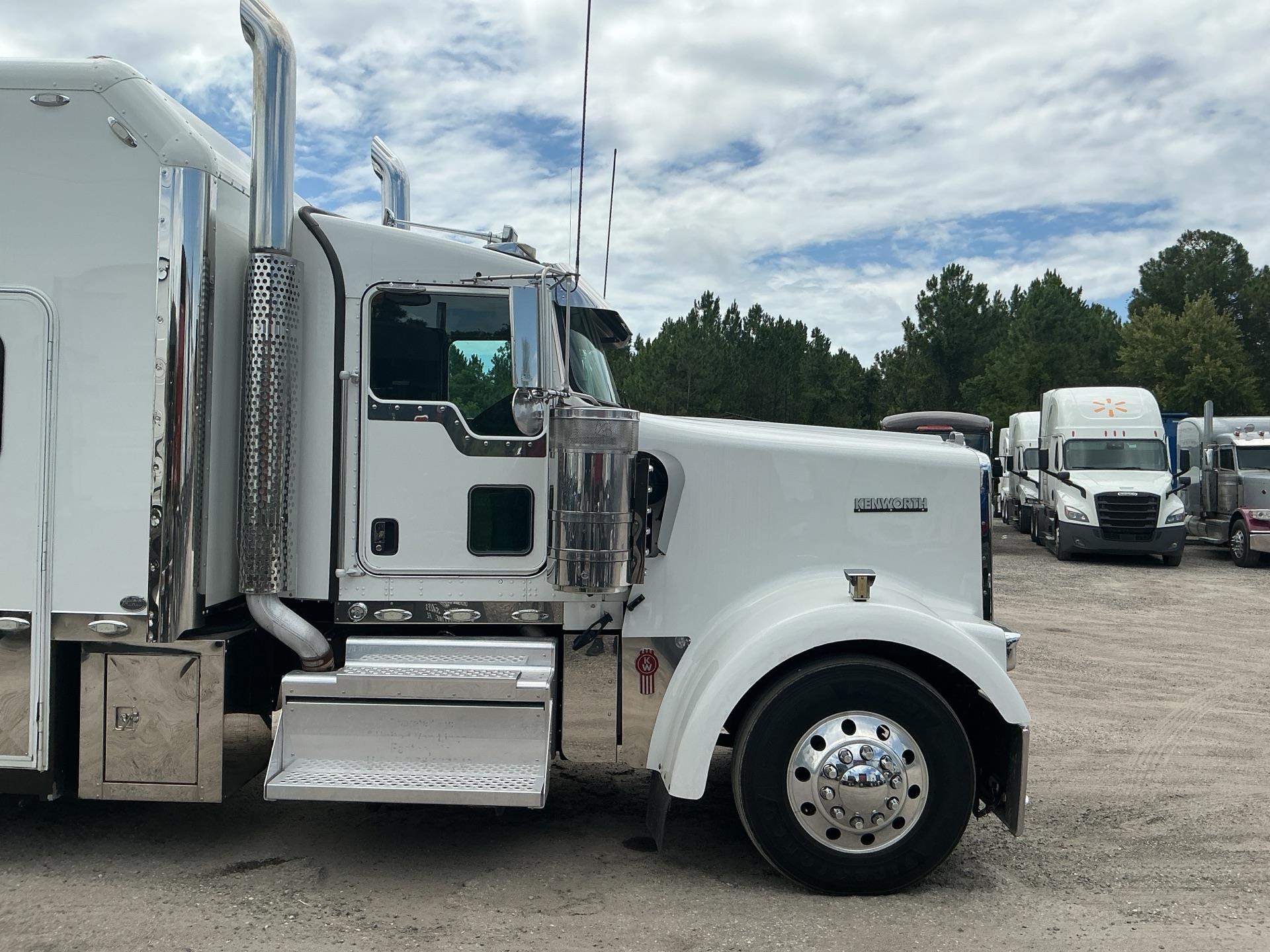 2020 Kenworth W900L