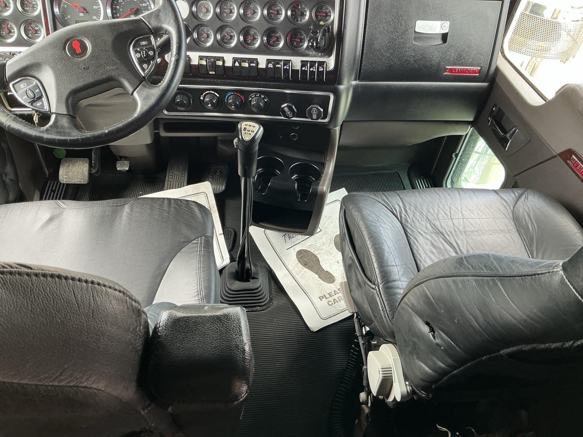 2020 Kenworth W900L