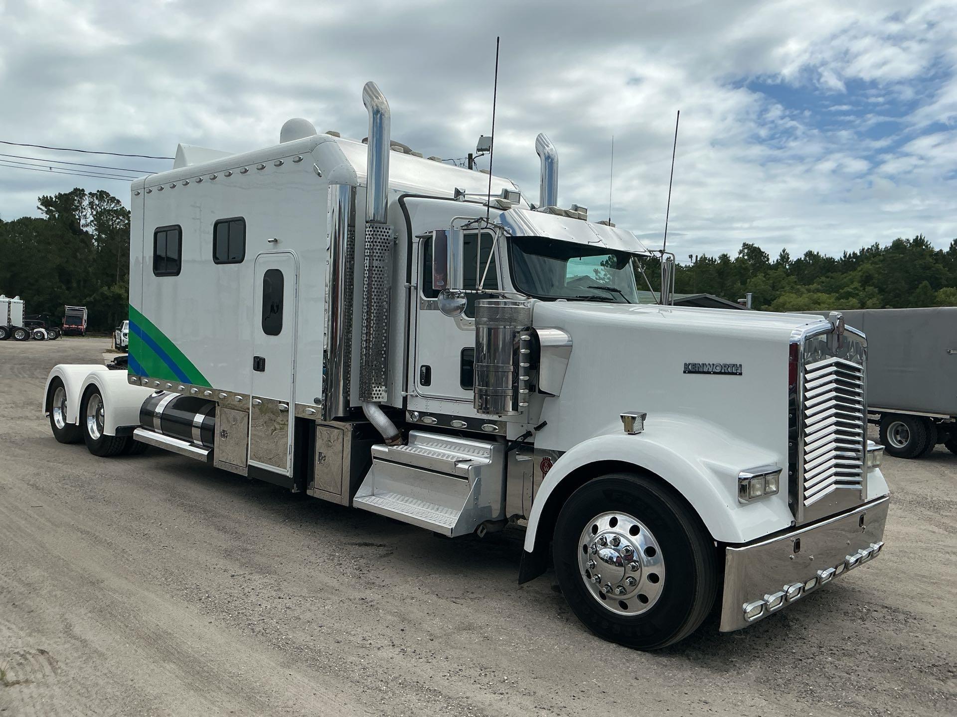 2020 Kenworth W900L