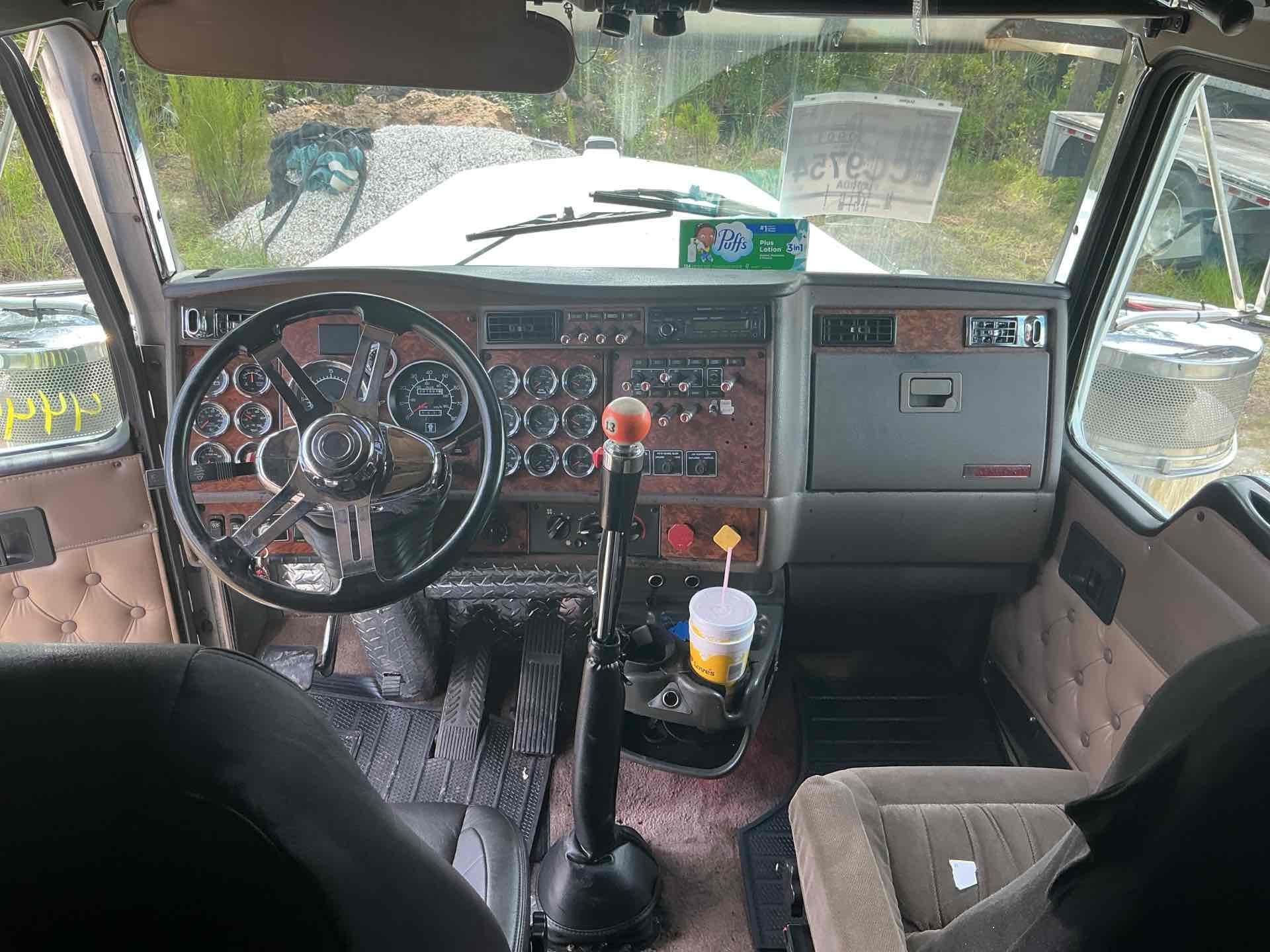 2002 Kenworth W900L