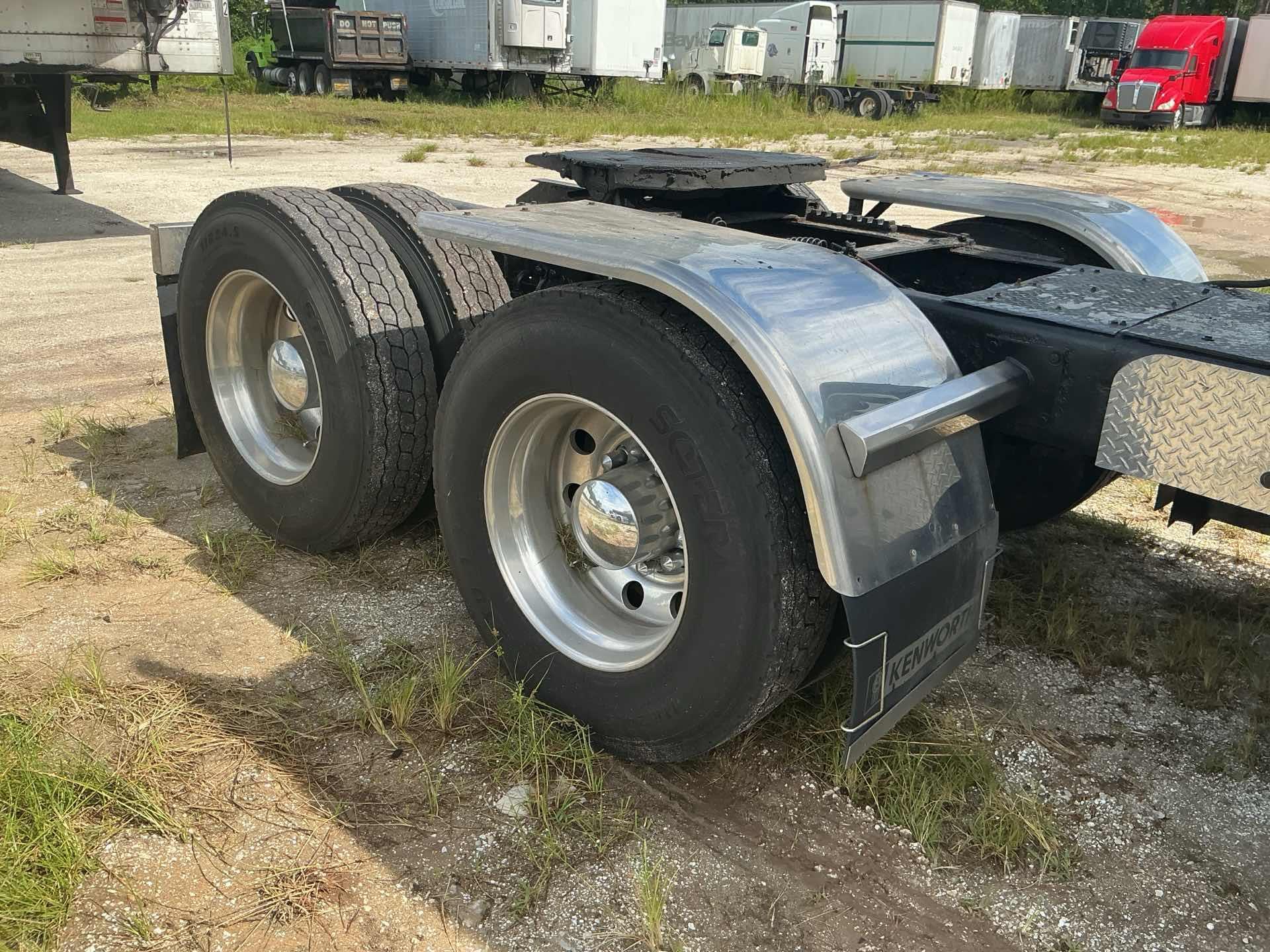 2002 Kenworth W900L