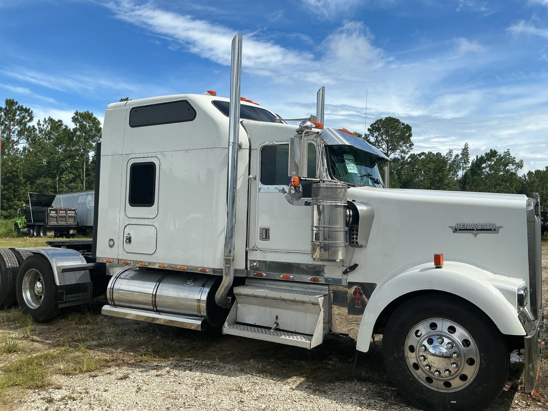 2002 Kenworth W900L