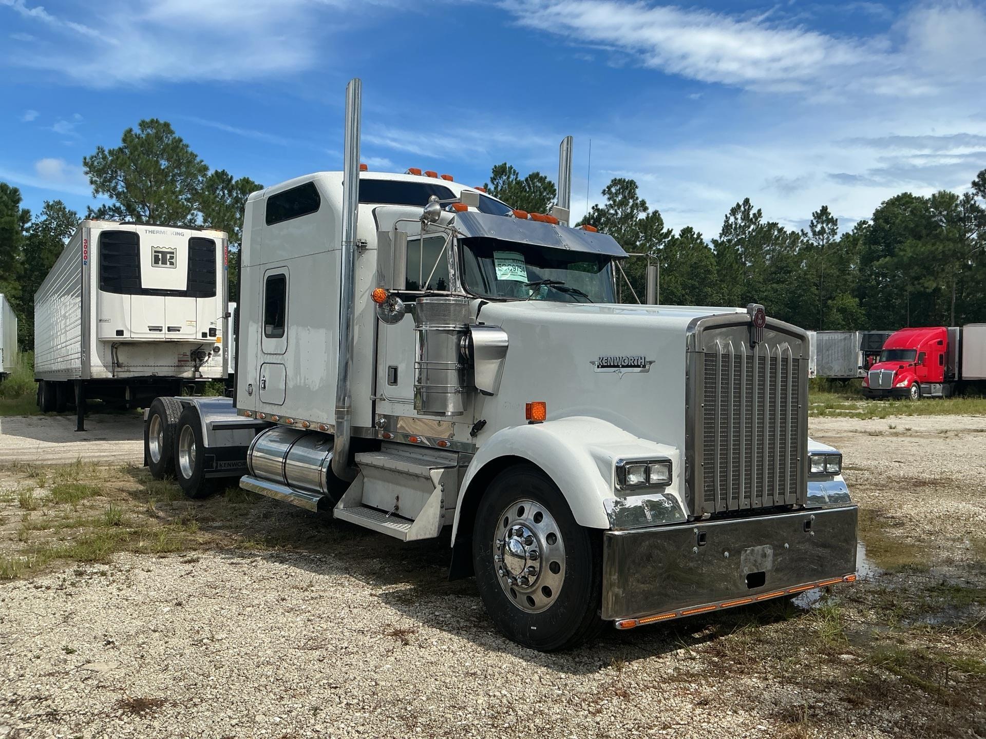 2002 Kenworth W900L