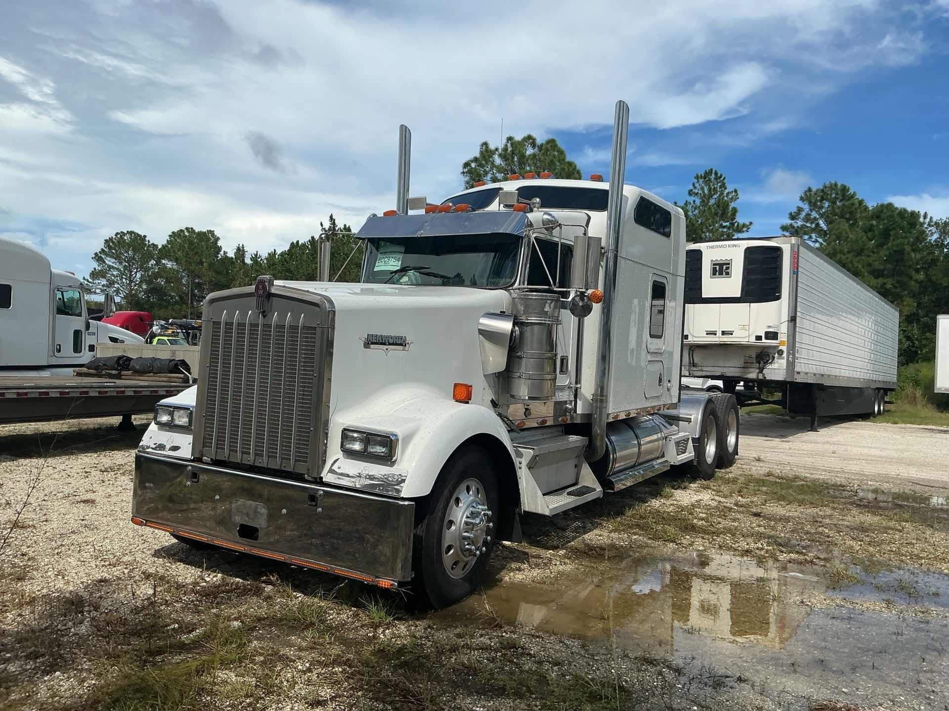 2002 Kenworth W900L