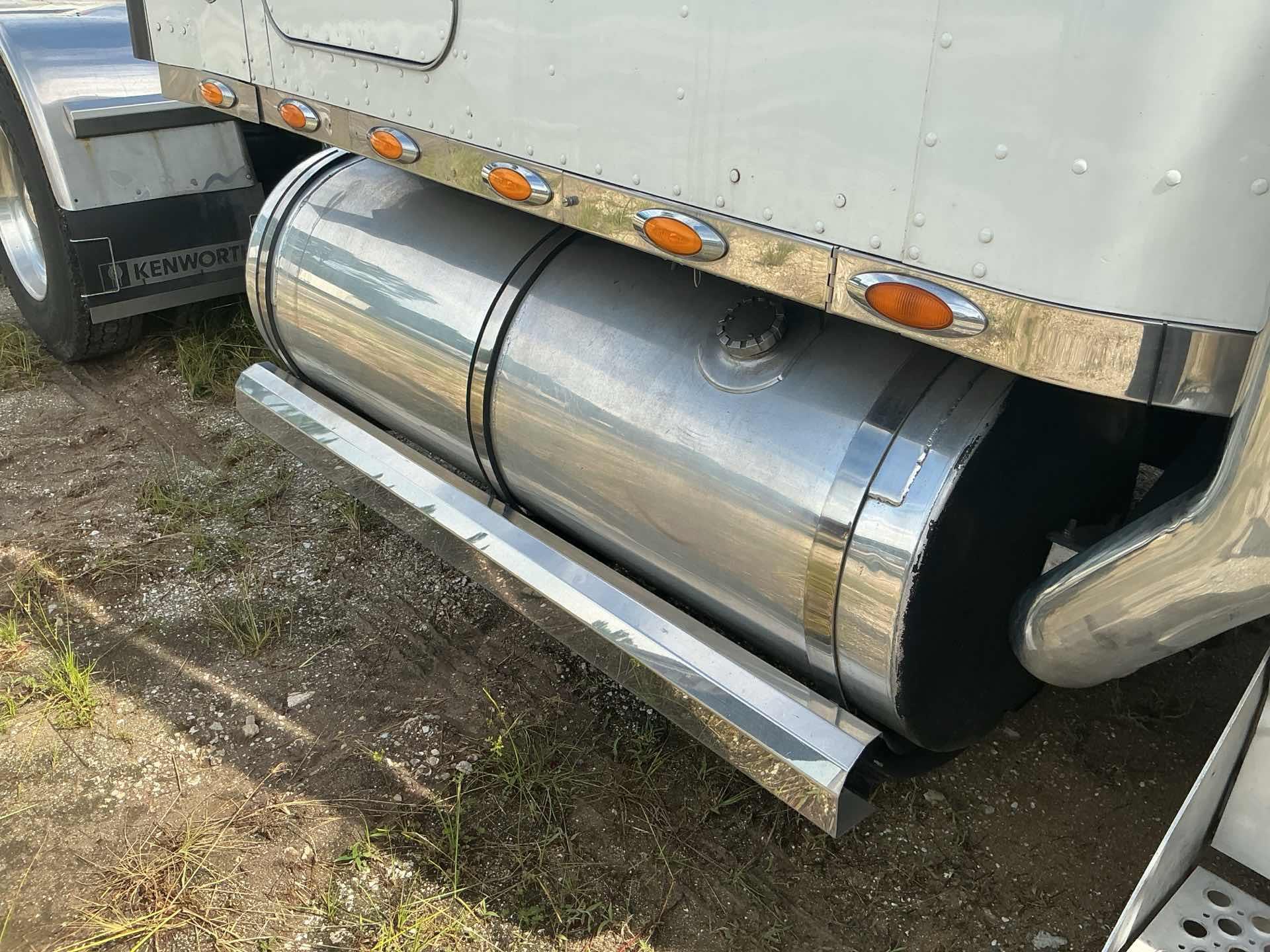 2002 Kenworth W900L