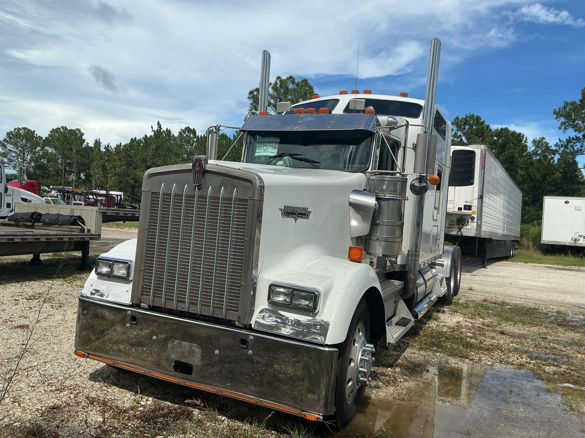 2002 Kenworth W900L