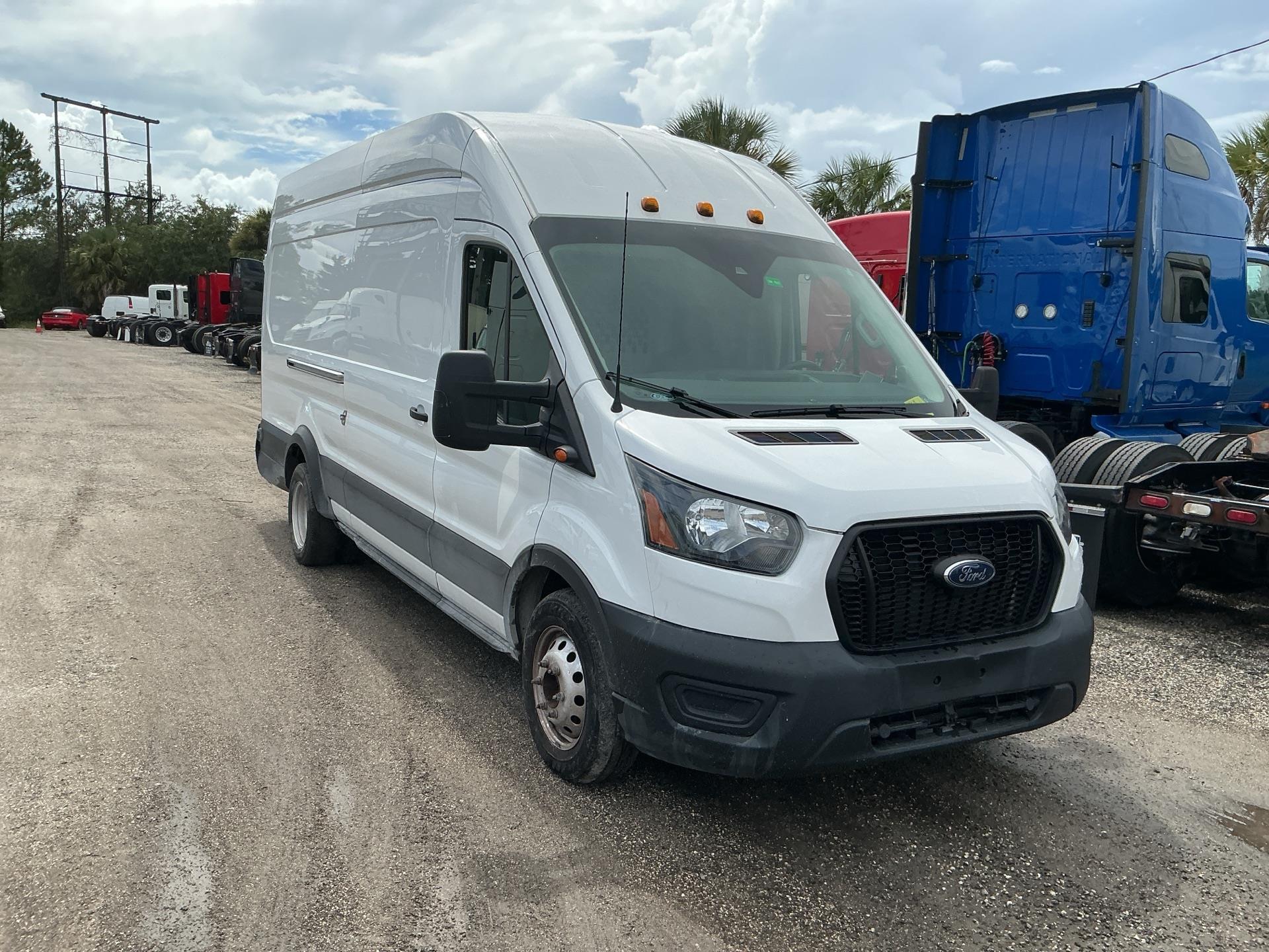 2022 Ford TRANSIT