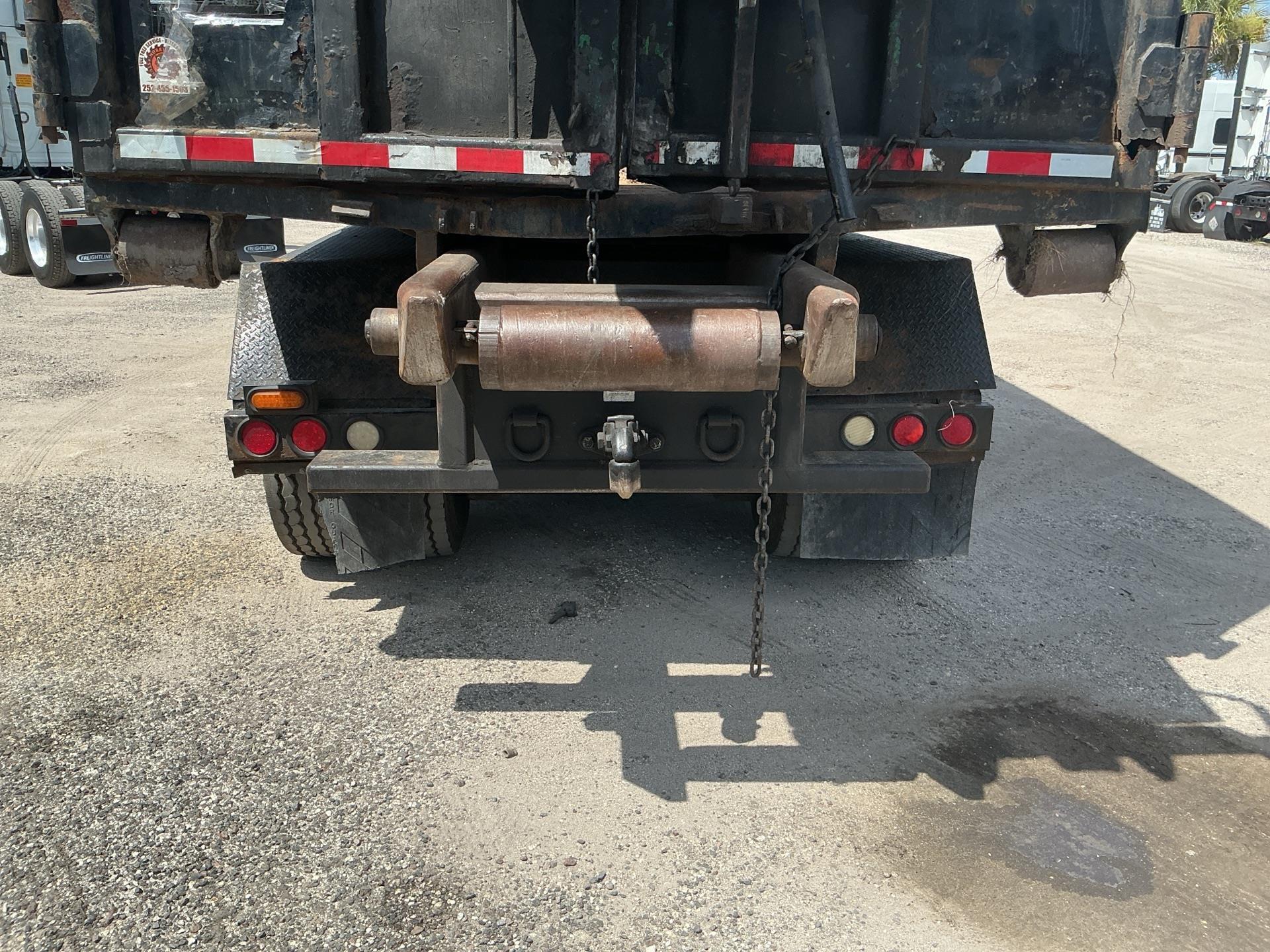 2005 Mack GU713