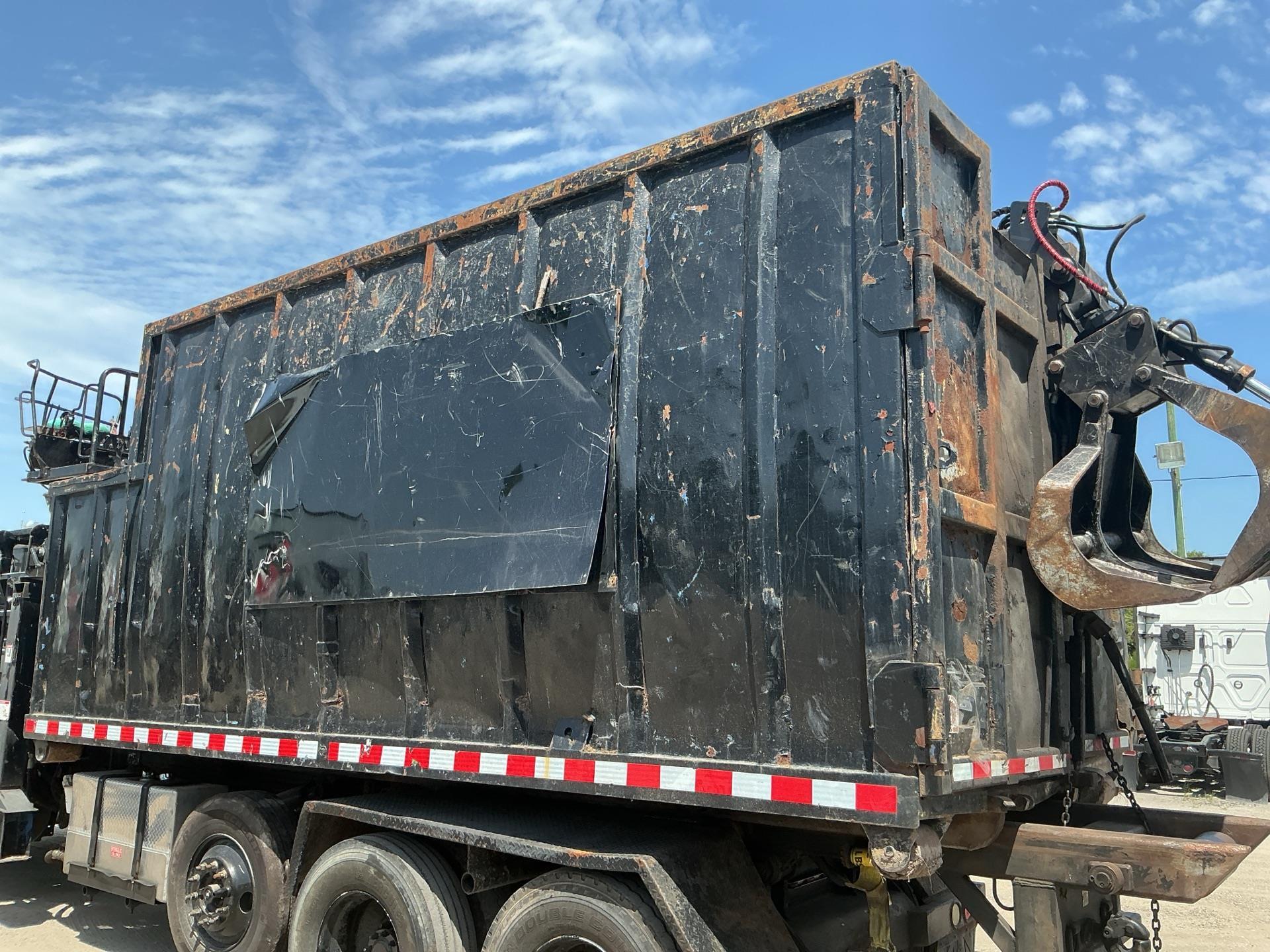 2005 Mack GU713