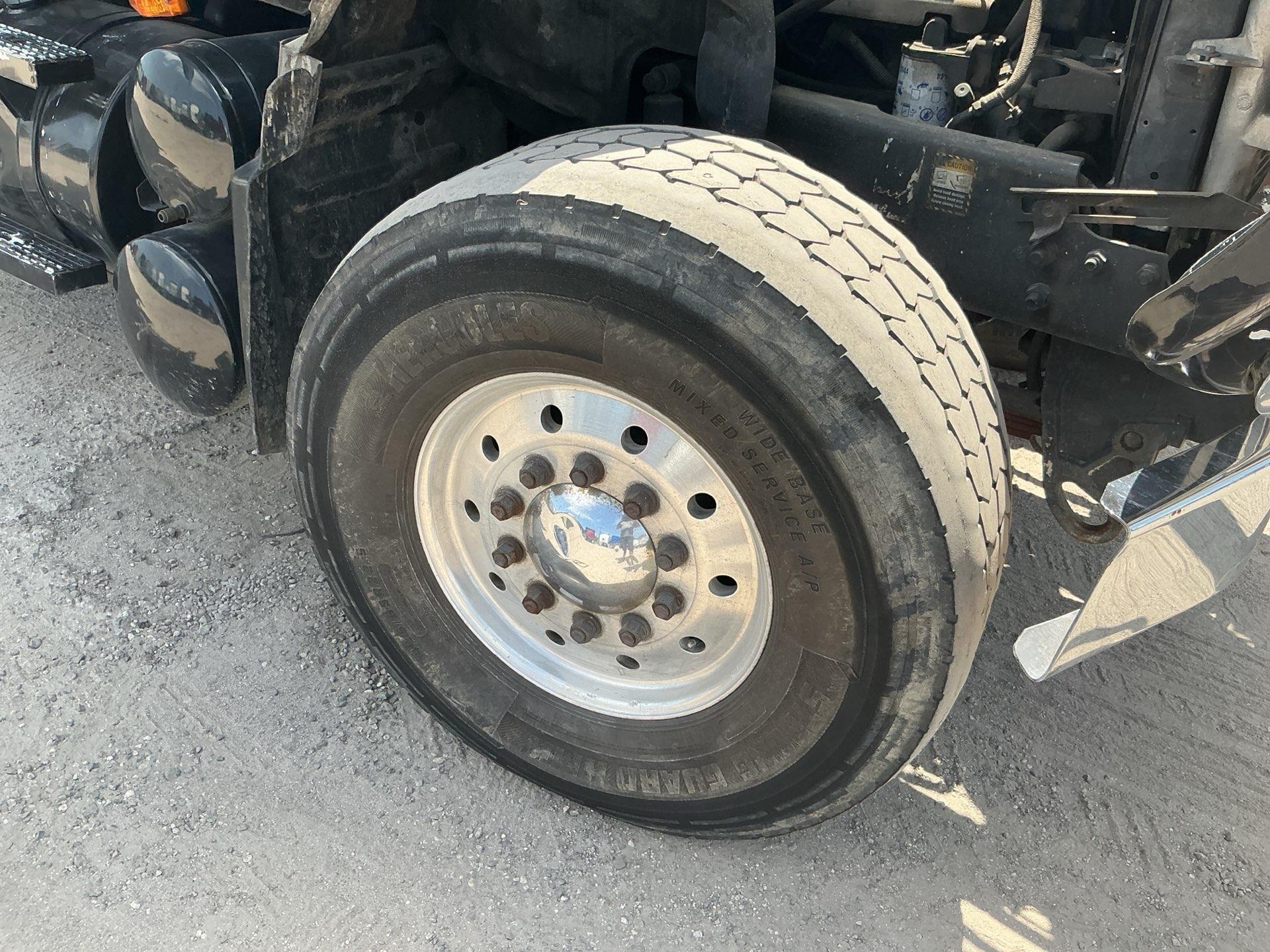 2005 Mack GU713